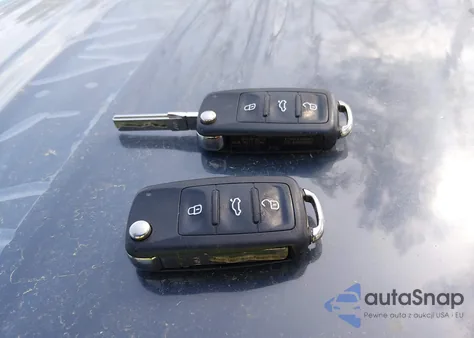 2013 Volkswagen Beetle 2.5L из США, поврежденный, VIN 3VW5X7AT9DM826252